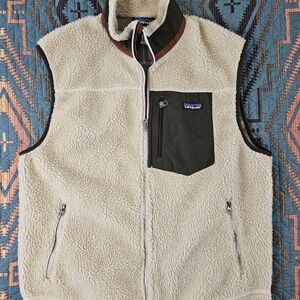 Patagonia Men's Retro X Cream and Black Sherpa Vest